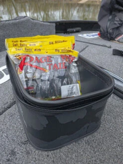 Fox Rage Voyager Camo Accessory Bag M -Exporteren Haak Lijn Winkel NLU086 5